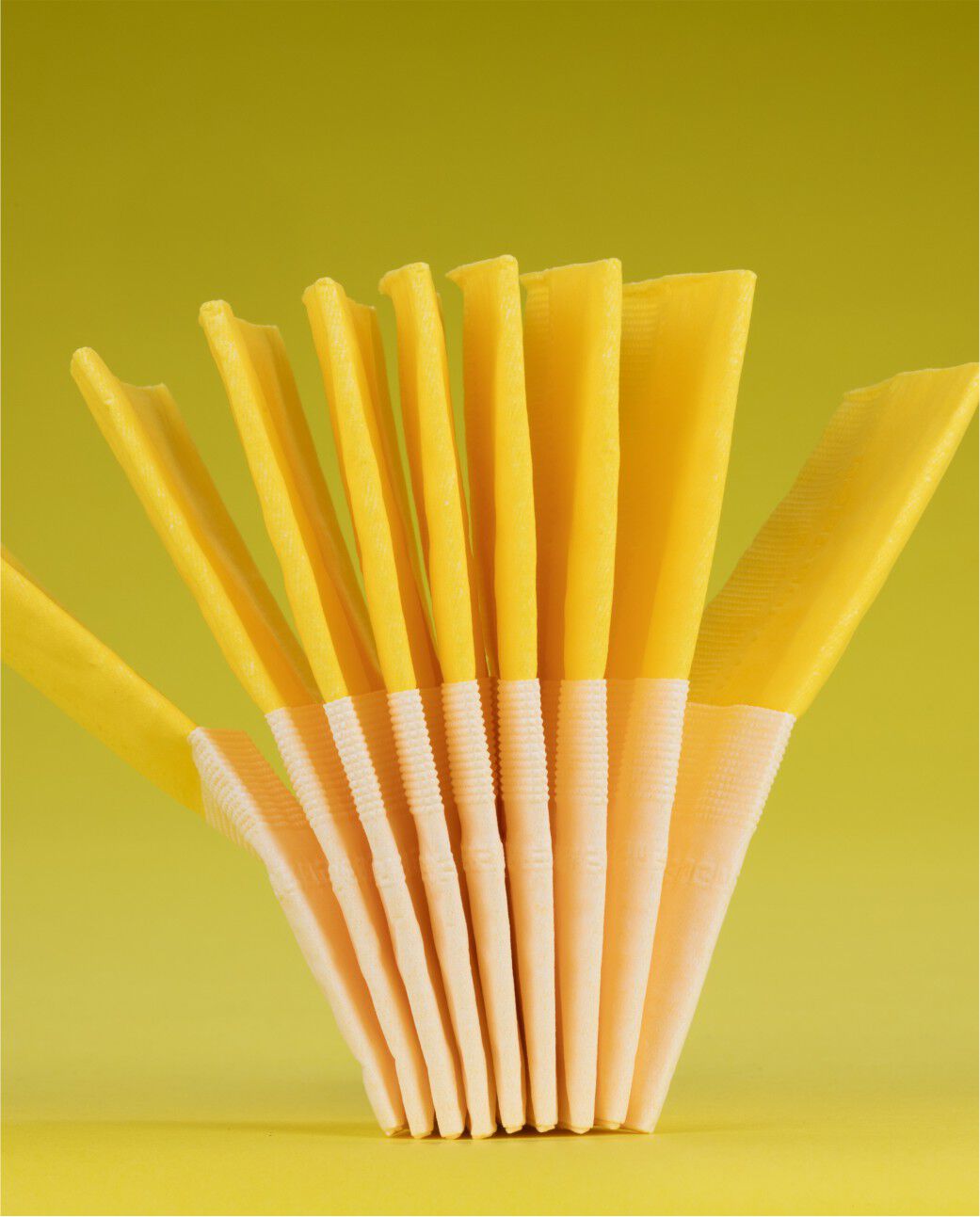 Len&ccedil;os Amarelos com Aroma a Manga